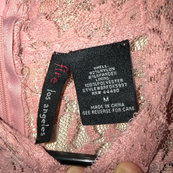 Lace dress - Picture 4 of 4